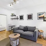 Lejlighed Charming 1br In The Heart Of Bairro Alto | By Airnest Lisboa